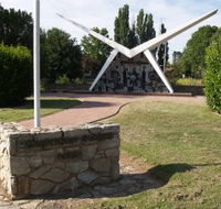 Southern Cloud Memorial - Hotel VIC