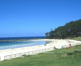 Mollymook Beach - Hotel VIC 2