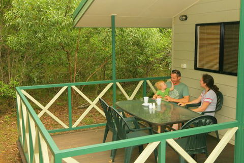 Capricorn Caves - Hotel VIC 2