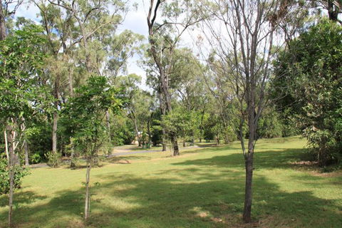 Capricorn Caves - Hotel VIC 4