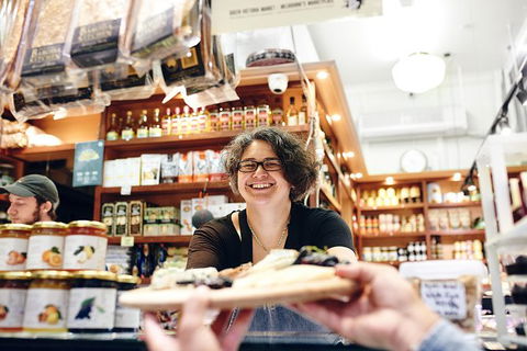 Queen Victoria Market Ultimate Foodie Tour - Hotel VIC 13