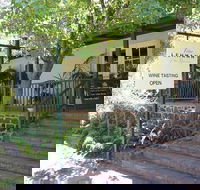 Barossa Valley Wineries Tour with Tastings and Lunch from Adelaide - Hotel VIC
