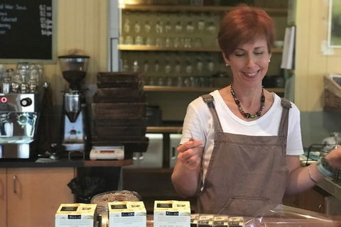 Barossa Valley Via Hahndorf ( Historical German Village ) Inc Maggie Beers Farm - Hotel VIC 5