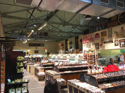 Adelaide Hills And Hahndorf Tour From Adelaide With Wine And Cheese Tasting - Hotel VIC 3