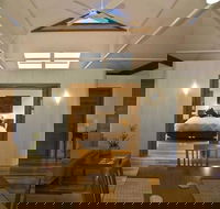 Lake Eyre and Flinders Ranges 4 Day Small Group 4WD Eco Safari - Hotel VIC