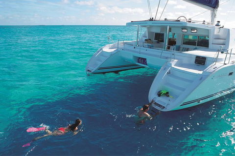 Great Barrier Reef Sailing And Snorkeling Cruise From Port Douglas - Hotel VIC 1
