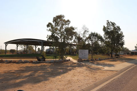 Longreach Skate Park - Hotel VIC 0