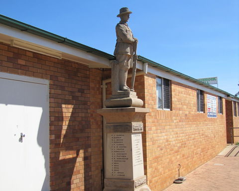 Westbrook War Memorial - Hotel VIC 0