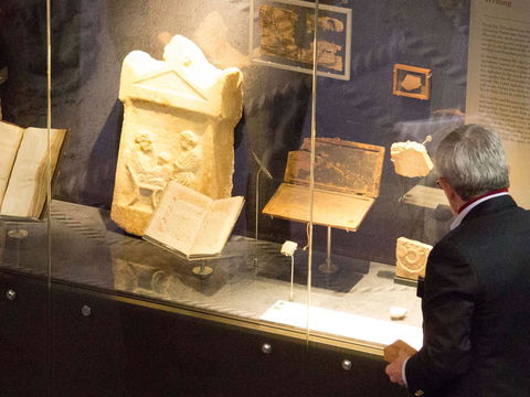ANU Classics Museum - Hotel VIC 2