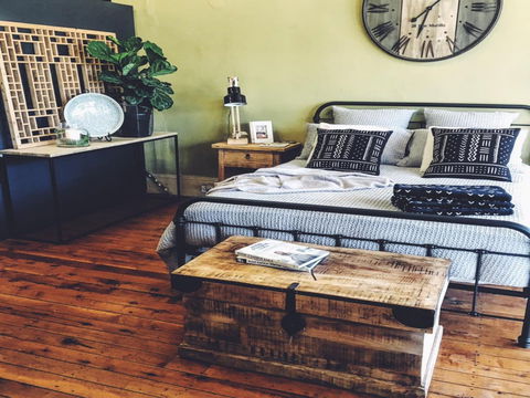 Uneke Antiques, Homewares And Gifts - Hotel VIC 2