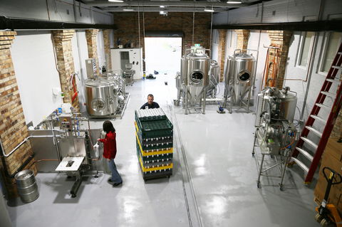 Visit Bucket Brewery - Hotel VIC 1