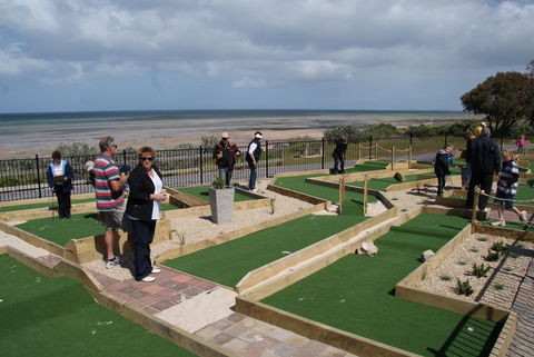 Port Vincent Putt Putt - Hotel VIC 1