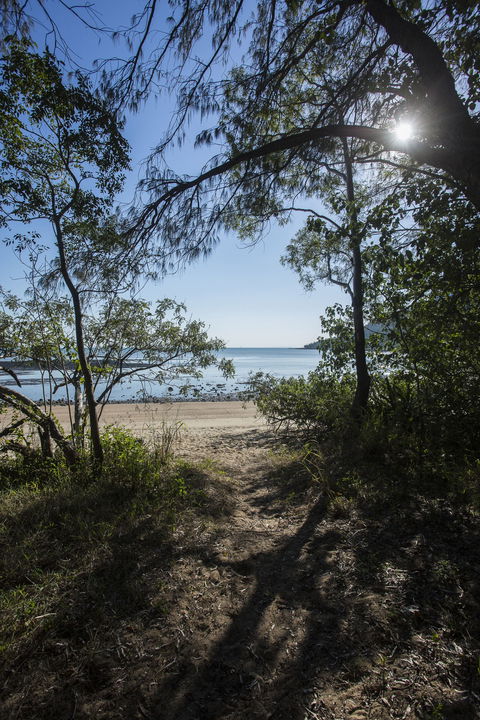 Smalleys Beach - Hotel VIC 1