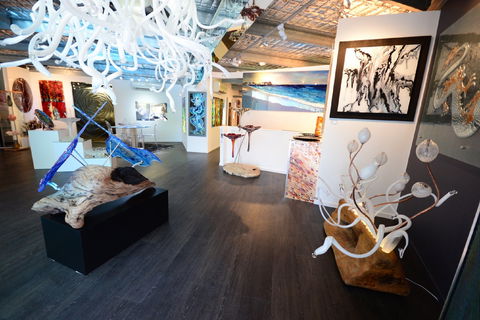 GlassXpressions Art Gallery - Hotel VIC 2