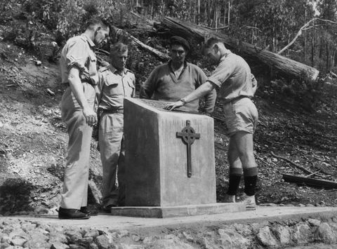 Avro Anson A4-4 Memorial - Hotel VIC 2