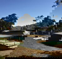 Gunning Pool - Hotel VIC