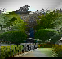 Lambie Town Walk - Hotel VIC