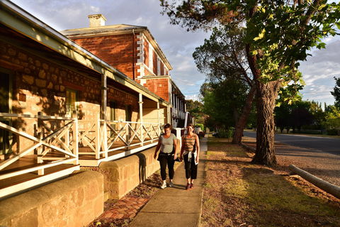 Lambie Town Walk - Hotel VIC 2
