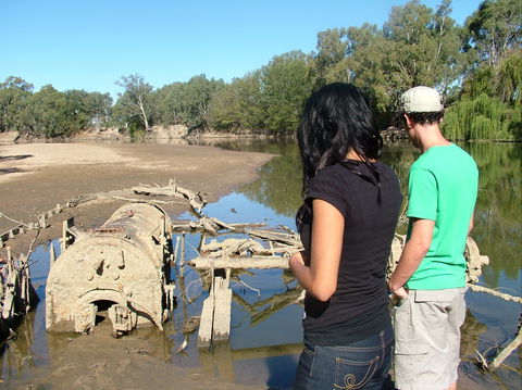 Paddle Steamer Wagga Wagga Wreck - Hotel VIC 0