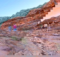 The Amazing Kings Canyon 4-Hours Walking Tour and Hike