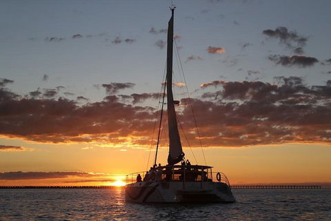 Hervey Bay Champagne Sunset Sail - Hotel VIC 3