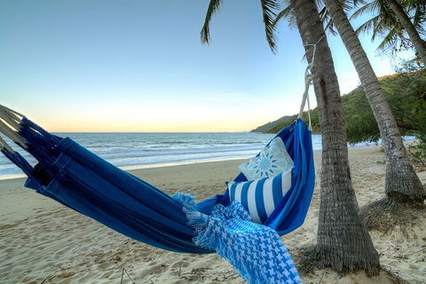 SHUTTLE - Thala Beach And Turtle Cove From Port Douglas (Return Transfer) - Hotel VIC 3