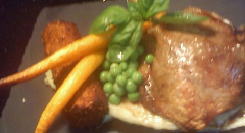 Macauleys Restaurant - Hotel VIC 5