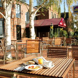 AJs Bar & Bistro - Hotel VIC 2