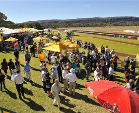 Alice Springs Turf Club - Hotel VIC 3