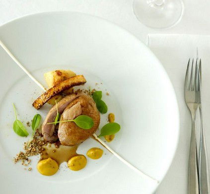 Altitude Restaurant - Hotel VIC 1