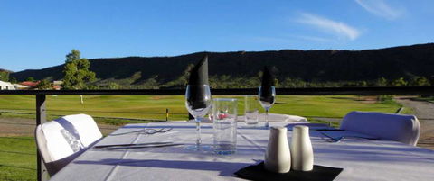 Range View Restaurant - Hotel VIC 4