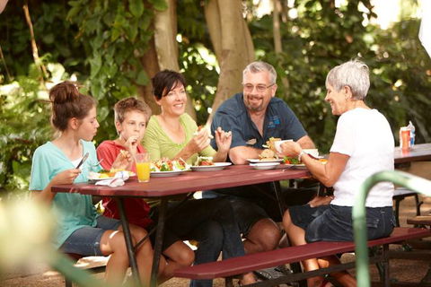 Gardens Tearooms - Hotel VIC 2