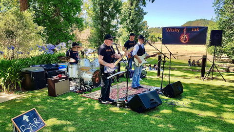 Angas Plains Wines Live In The Vines, With The Band -Wisky Jak - Hotel VIC 0