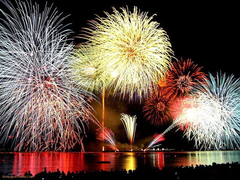 Sydney Harbour New Year’s Eve Fireworks Dinner Cruises - Hotel VIC 0