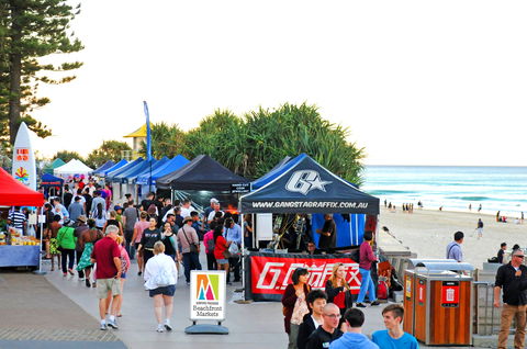 Surfers Paradise Beachfront Markets - Hotel VIC 1