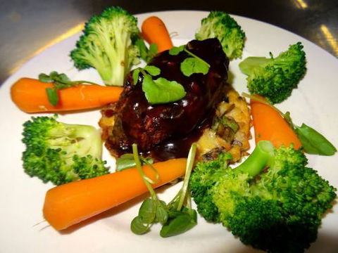 Avanti Pizzeria - Hotel VIC 0