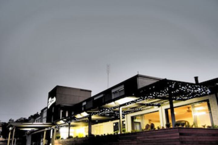 Alectown NSW Hotel VIC
