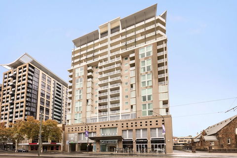 Oaks Adelaide Embassy Suites - Hotel VIC 0