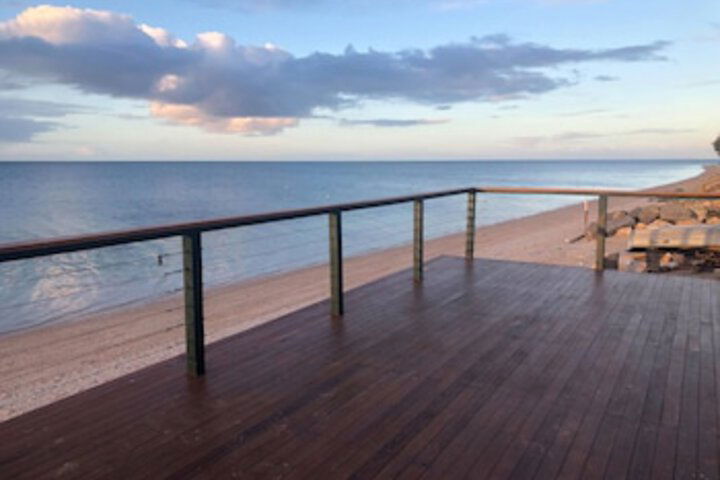 Tiddy Widdy Beach SA Hotel VIC