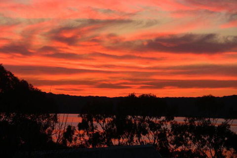 A Lakehouse Escape - Hotel VIC 5