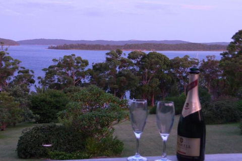 A Lakehouse Escape - Hotel VIC 7