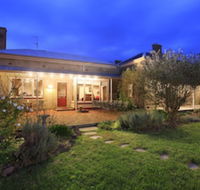 Lochinver Farm Homestead  Cottages - Hotel VIC