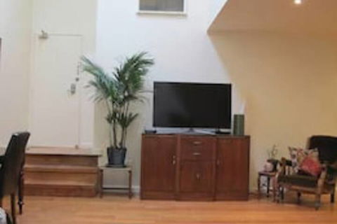 MONIKA, 1BDR Collingwood Apartment - Hotel VIC 2