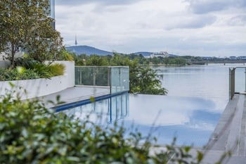 Accommodate Canberra - Lakefront - Hotel VIC 2