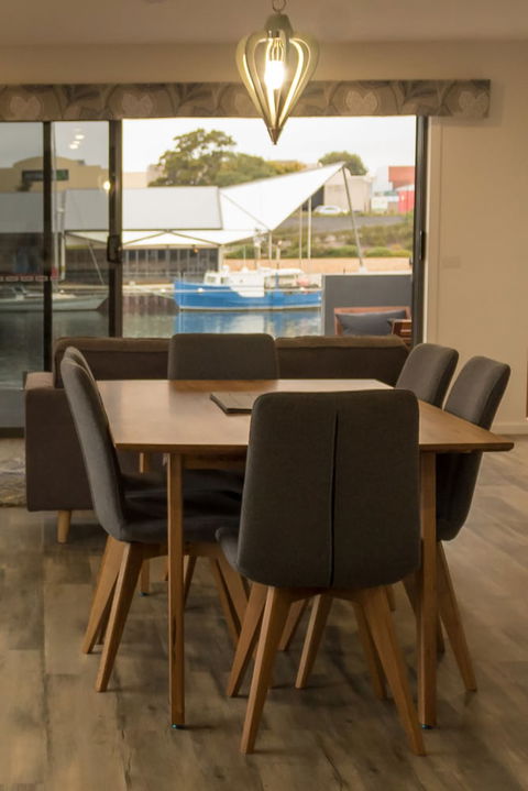Ulverstone Waterfront Apartments - Hotel VIC 5