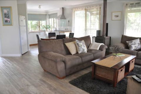 Bettenay Loft Spa Apartment & Lakeview Chalets - Hotel VIC 3