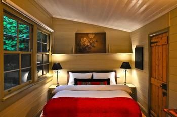 Acorn & Chestnut Hepburn Springs - Hotel VIC 1