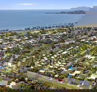 Queens Beach Tourist Village - Hotel VIC