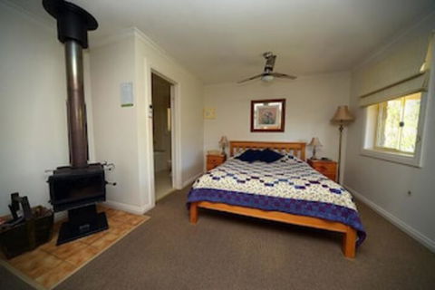 Riesling Trail & Clare Valley Cottages - Hotel VIC 4