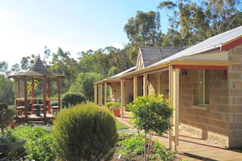 Riesling Trail & Clare Valley Cottages - Hotel VIC 2